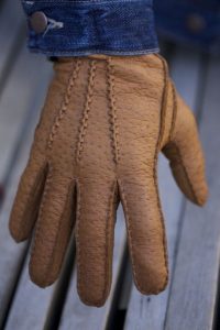 peccary-leather-gloves-male-model